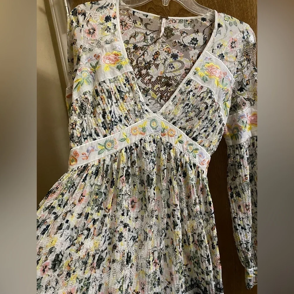 FREE PEOPLE Cherry Blossom Mini Dress in Ivory Multicolor Embroidered Mesh Sz 0